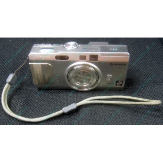 Фотоаппарат Fujifilm FinePix F810 (без зарядного устройства) - Перово